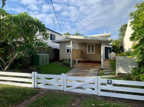 23 Bryce St Moffat Beach